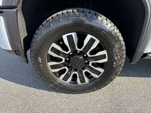 New 2026 GMC Sierra 2500 Denali Ultimate AWD/4WD image 19