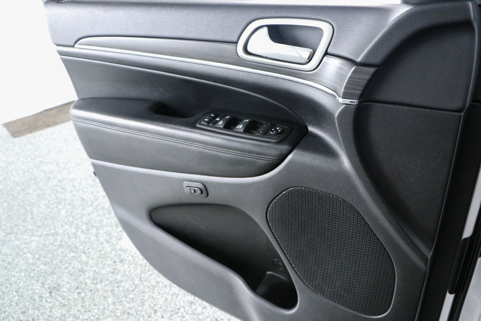 Used 2021 Jeep Grand Cherokee Limited RWD image 22