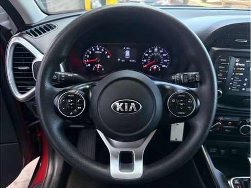 Used 2020 Kia Soul LX FWD image 15