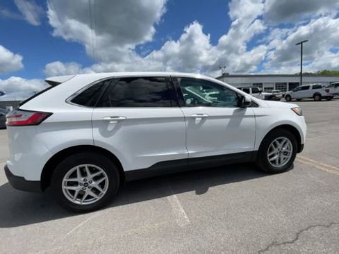 Used 2022 Ford Edge SEL w/ Convenience Package AWD/4WD image 10