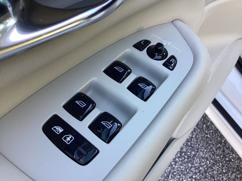 Certified 2025 Volvo XC90 T8 Plus w/ Protection Package Premier image 15