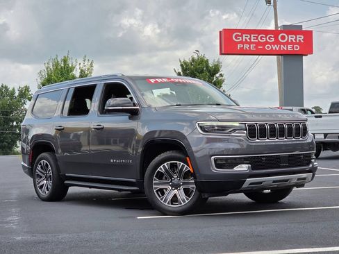 Used 2024 Jeep Wagoneer Series II w/ Flexible Seating Group AWD/4WD image 20