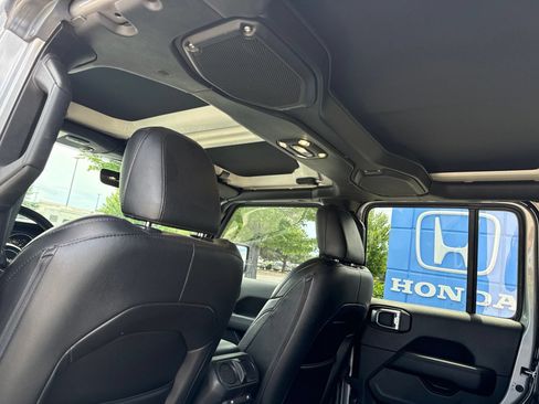 Used 2021 Jeep Wrangler Unlimited Sahara AWD/4WD image 20