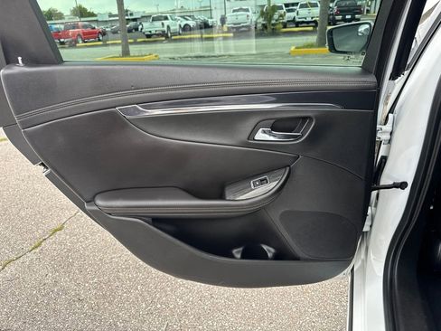 Used 2018 Chevrolet Impala LT w/ LT Leather Package FWD image 12