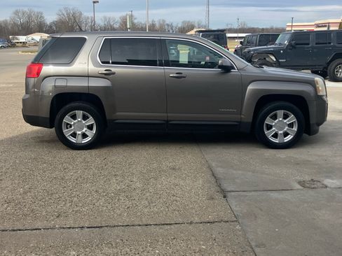 Used 2011 GMC Terrain SLE image 5