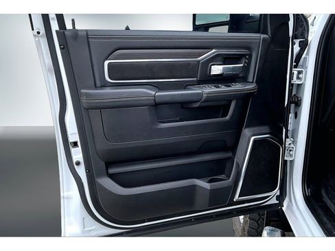 Used 2025 RAM 2500 Laramie w/ Towing Technology Group image 21