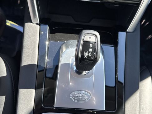 Used 2023 Land Rover Discovery Sport SE image 23