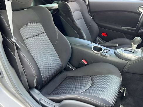 Used 2020 Nissan 370Z Coupe RWD image 7