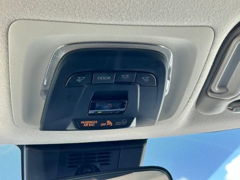 Used 2025 Toyota Corolla LE FWD image 18
