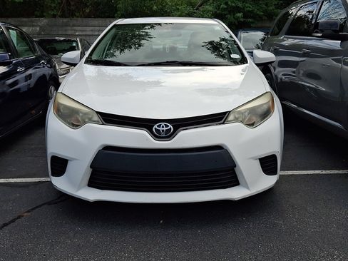 Used 2016 Toyota Corolla L FWD image 2
