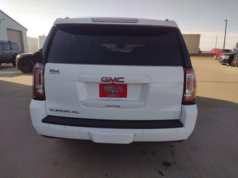 Used 2019 GMC Yukon XL SLT w/ Open Road Package AWD/4WD image 6