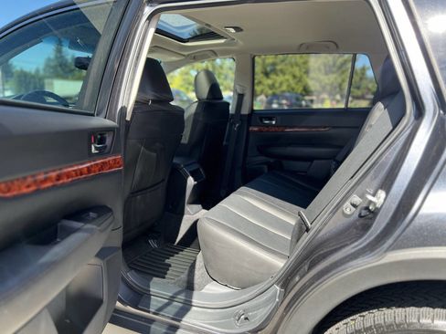 Used 2011 Subaru Outback 3.6R Limited w/ PWR Moonroof Pkg AWD/4WD image 25