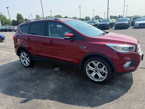 Used 2019 Ford Escape Titanium AWD/4WD image 2