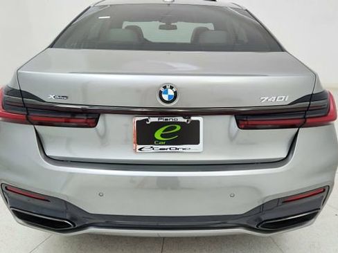 Used 2022 BMW 740i xDrive w/ M Sport Package image 12