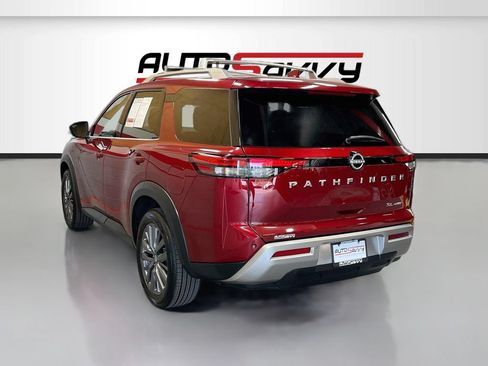 Used 2024 Nissan Pathfinder SL w/ SL Premium Package AWD/4WD image 5