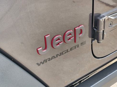 Used 2024 Jeep Wrangler Rubicon w/ Safety Group image 9