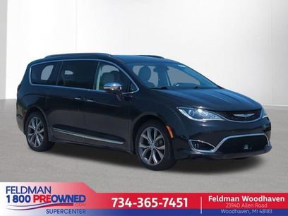 Used 2020 Chrysler Pacifica Limited w/ Tire & Wheel Group