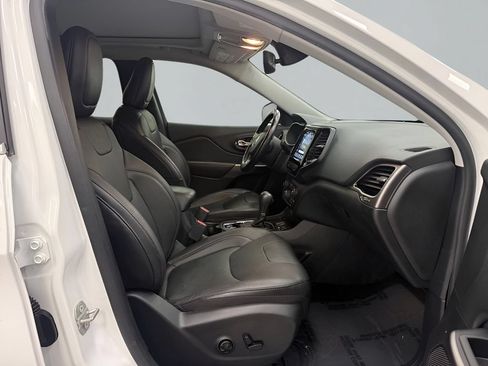 Used 2020 Jeep Cherokee Limited w/ Technology Group FWD image 13