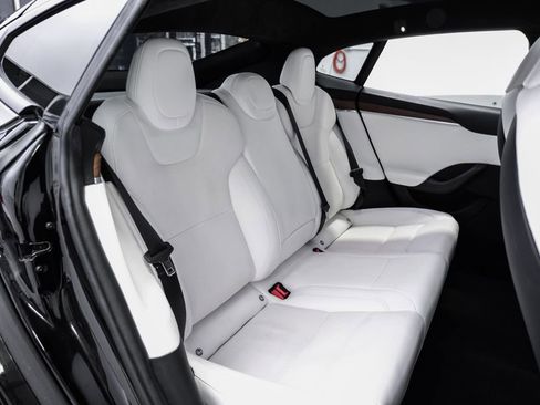 Used 2022 Tesla Model S AWD/4WD image 36