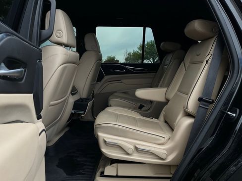 Used 2023 Cadillac Escalade Premium Luxury w/ Performance Package image 12