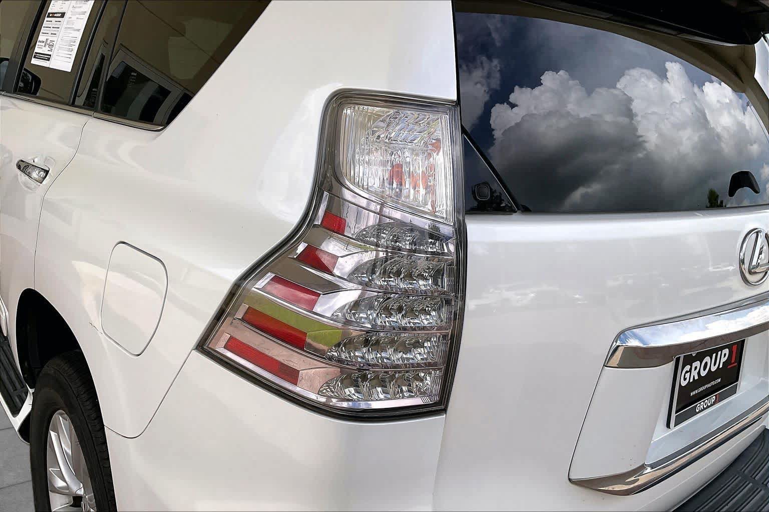 Used 2015 Lexus GX 460 w/ Premium Package AWD/4WD image 26