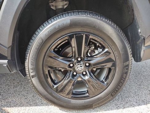 Used 2021 Toyota RAV4 XLE FWD image 25
