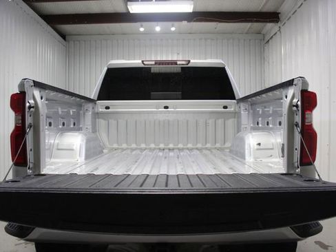 Used 2022 Chevrolet Silverado 1500 RST w/ Convenience Package II AWD/4WD image 7