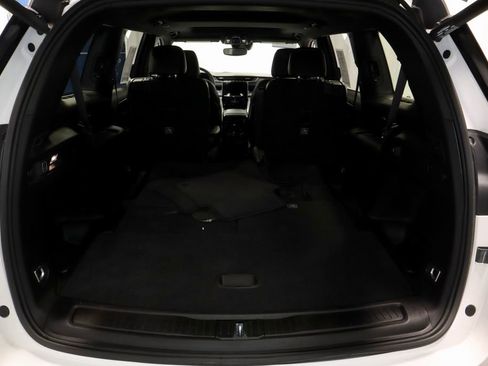 Used 2023 Jeep Grand Cherokee L Laredo AWD/4WD image 14