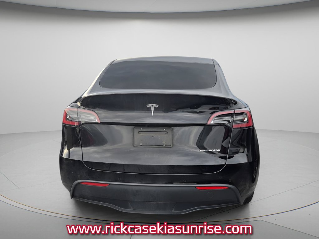 Used 2022 Tesla Model Y Long Range AWD/4WD image 5