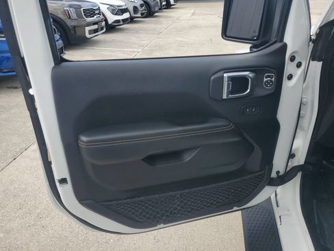 Used 2024 Jeep Wrangler Unlimited Sahara AWD/4WD image 26