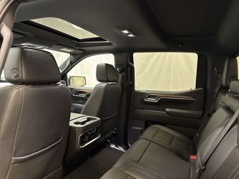 Used 2023 Chevrolet Silverado 1500 High Country w/ Technology Package AWD/4WD image 14