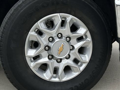 Used 2021 Chevrolet Silverado 2500 LT w/ Z71 Off-Road Package image 10