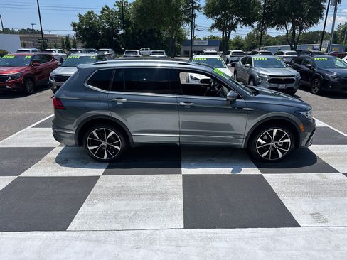 Used 2024 Volkswagen Tiguan SEL R-Line AWD/4WD image 3