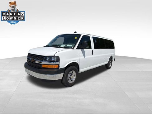 Used 2025 Chevrolet Express 3500 LT w/ LT Preferred Equipment Group RWD image 9