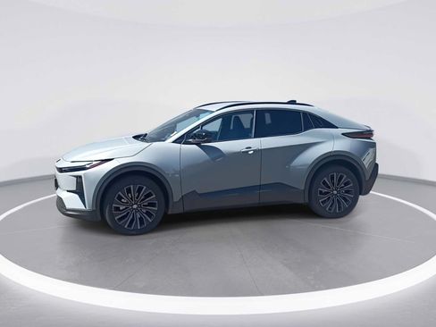 Certified 2026 Toyota C-HR AWD/4WD image 4
