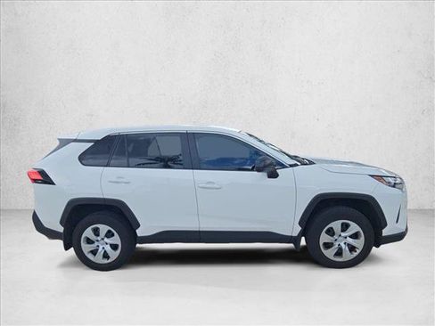 Used 2024 Toyota RAV4 LE FWD image 4