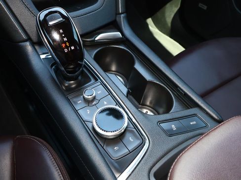 Certified 2024 Cadillac XT6 Premium Luxury image 32