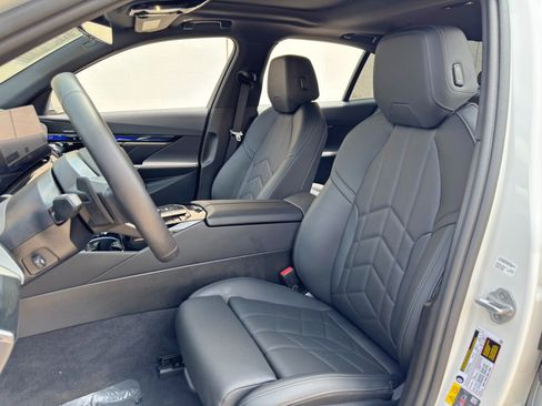 Used 2025 BMW i5 eDrive40i w/ M Sport Package RWD image 42
