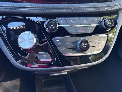 New 2026 Chrysler Pacifica Select image 22