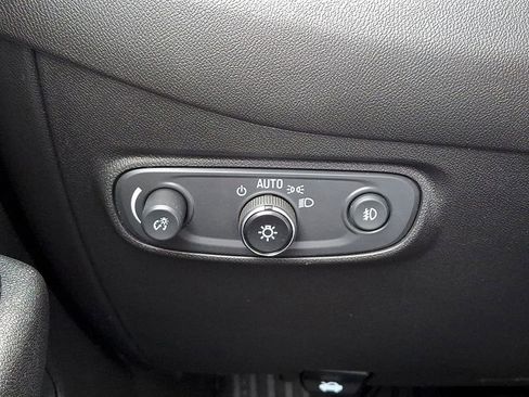 Used 2022 Chevrolet Equinox Premier image 24