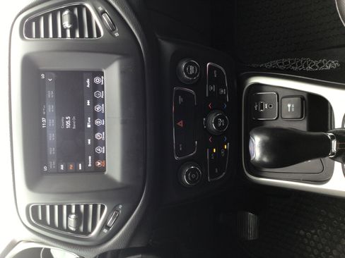Used 2020 Jeep Compass Latitude w/ Cold Weather Group AWD/4WD image 19
