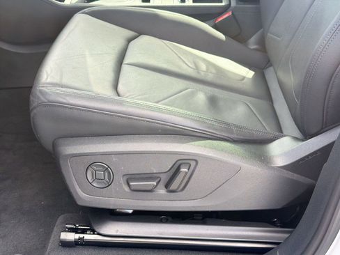 Certified 2024 Audi Q3 2.0T Premium Plus w/ Premium Plus Package AWD/4WD image 14