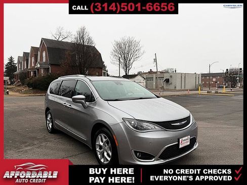 Used 2017 Chrysler Pacifica Touring-L Plus image 7