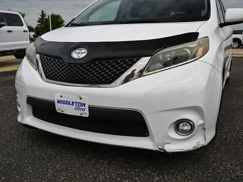 Used 2017 Toyota Sienna SE FWD image 11