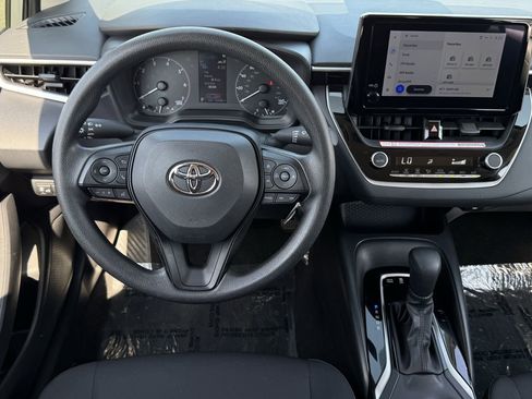 Used 2025 Toyota Corolla LE FWD image 10