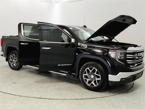 Used 2023 GMC Sierra 1500 SLT w/ SLT Premium Plus Package AWD/4WD image 9