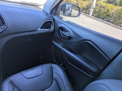 Used 2021 Jeep Cherokee Limited w/ Elite Package image 23