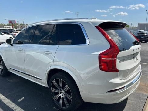 Used 2023 Volvo XC90 B6 Ultimate w/ Lounge Package image 3