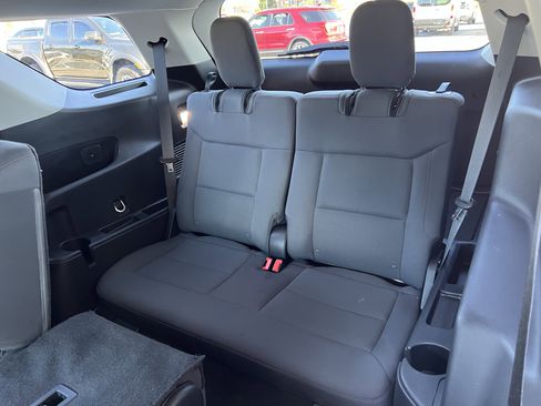 Used 2025 Ford Explorer Active AWD/4WD image 21