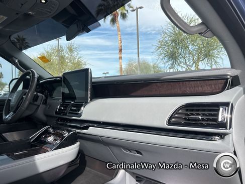 Used 2019 Lincoln Navigator Reserve image 14